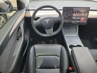Tesla Model Y 2024 Long Range 4dr Crossover