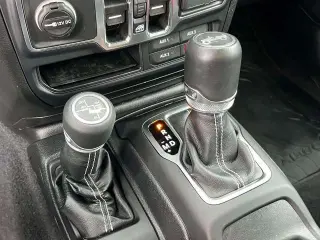 Jeep Wrangler Unlimited 2019 4x4 Sahara 4dr SUV
