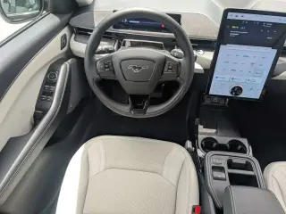 Ford Mustang Mach-E 2025 Premium 4dr SUV