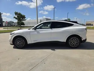 Ford Mustang Mach-E 2025 AWD Premium 4dr SUV