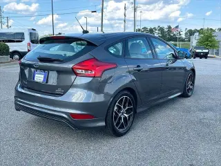 Ford Focus 2015 SE 4dr Hatchback