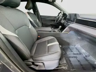 Toyota Camry 2025 SE 4dr Sedan