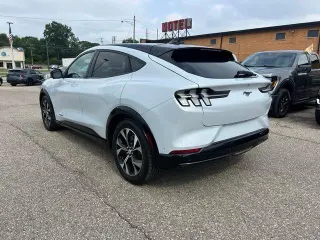 Ford Mustang Mach-E 2023 AWD Premium 4dr SUV
