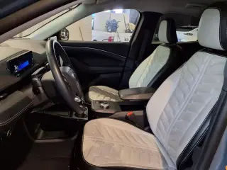Ford Mustang Mach-E 2023 Select 4dr SUV