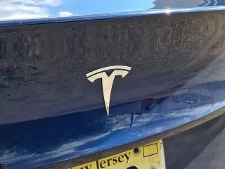Tesla Model Y 2021 AWD Long Range 4dr Crossover