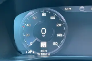 Volvo XC40 2022 AWD T5 R-Design 4dr SUV