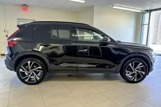 Volvo XC40 2022 AWD T5 R-Design 4dr SUV