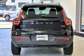 Volvo XC40 2022 AWD T5 R-Design 4dr SUV
