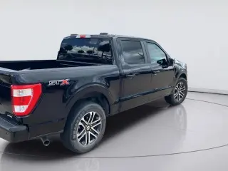 Ford F-150 2023 4x2 XL 4dr SuperCrew 5.5 ft. SB