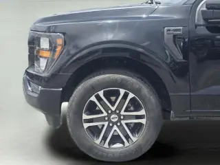 Ford F-150 2023 4x2 XL 4dr SuperCrew 5.5 ft. SB