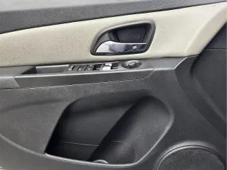 Chevrolet Cruze Limited 2016 LS Auto 4dr Sedan w/1SB
