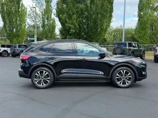 Ford Escape 2022 AWD SE 4dr SUV
