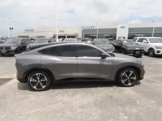 Ford Mustang Mach-E 2023 Premium 4dr SUV