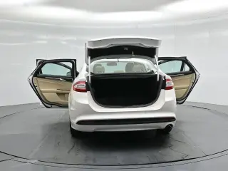 Ford Fusion Hybrid 2013 SE 4dr Sedan