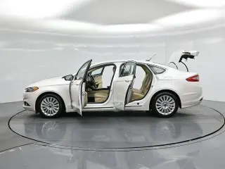 Ford Fusion Hybrid 2013 SE 4dr Sedan