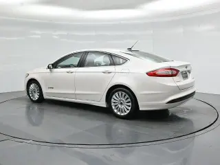Ford Fusion Hybrid 2013 SE 4dr Sedan