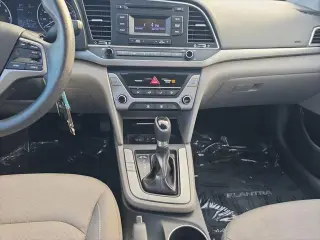 Hyundai ELANTRA 2017 SE 4dr Sedan 6M
