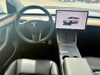 Tesla Model Y 2024 AWD Performance 4dr Crossover