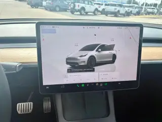 Tesla Model Y 2024 AWD Performance 4dr Crossover