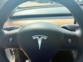Tesla Model Y 2024 AWD Performance 4dr Crossover