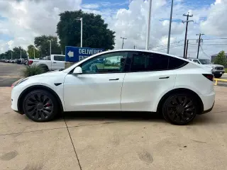 Tesla Model Y 2024 AWD Performance 4dr Crossover