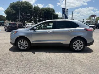Ford Edge 2022 AWD Titanium 4dr Crossover