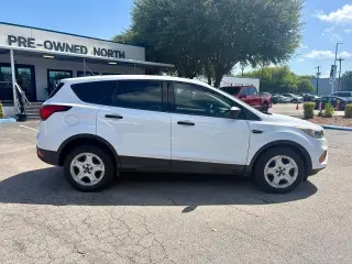 Ford Escape 2019 S 4dr SUV