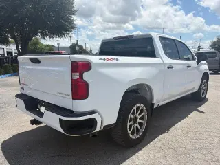 Chevrolet Silverado 1500 2023 4x4 Custom 4dr Crew Cab 5.8 ft. SB
