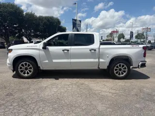 Chevrolet Silverado 1500 2023 4x4 Custom 4dr Crew Cab 5.8 ft. SB
