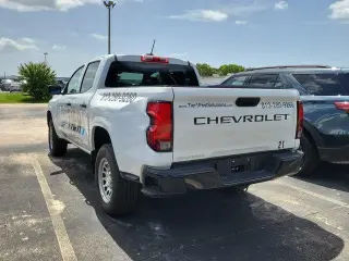 Chevrolet Colorado 2023 4x2 Work Truck 4dr Crew Cab 5 ft. SB