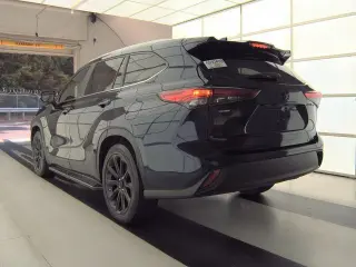 Toyota Highlander 2023 L 4dr SUV