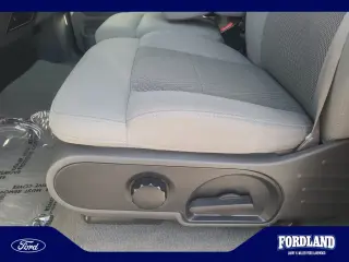 Ford F-150 2006 XL 2dr Regular Cab Styleside 6.5 ft. SB
