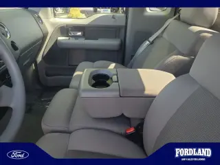 Ford F-150 2006 XL 2dr Regular Cab Styleside 6.5 ft. SB