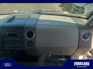 Ford F-150 2006 XL 2dr Regular Cab Styleside 6.5 ft. SB