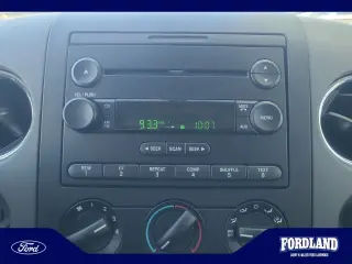 Ford F-150 2006 XL 2dr Regular Cab Styleside 6.5 ft. SB