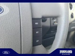 Ford F-150 2006 XL 2dr Regular Cab Styleside 6.5 ft. SB