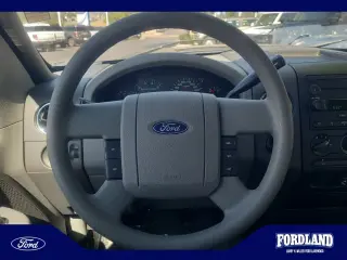 Ford F-150 2006 XL 2dr Regular Cab Styleside 6.5 ft. SB