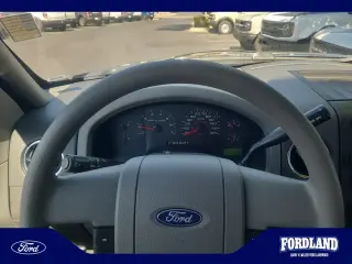 Ford F-150 2006 XL 2dr Regular Cab Styleside 6.5 ft. SB