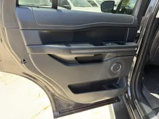 Ford Expedition 2023 4x2 XLT 4dr SUV