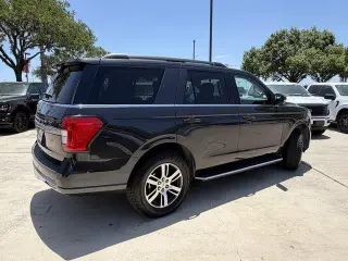 Ford Expedition 2023 4x2 XLT 4dr SUV