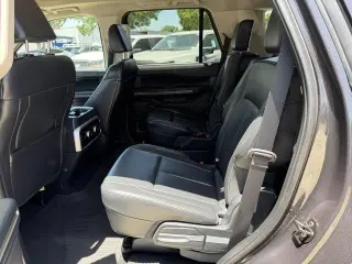 Ford Expedition 2023 4x2 XLT 4dr SUV