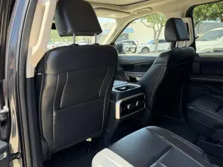 Ford Expedition 2023 4x2 XLT 4dr SUV