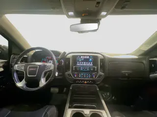 GMC Sierra 1500 2018 4x4 SLT 4dr Crew Cab 5.8 ft. SB