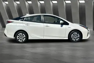 Toyota Prius 2018 Two 4dr Hatchback