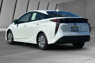 Toyota Prius 2018 Two 4dr Hatchback