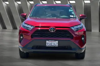 Toyota RAV4 2025 AWD XLE Premium 4dr SUV