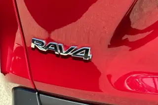 Toyota RAV4 2025 AWD XLE Premium 4dr SUV