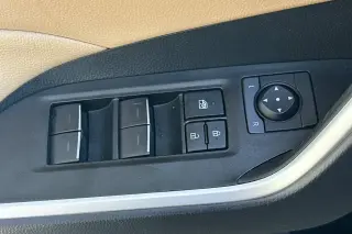 Toyota RAV4 2025 AWD XLE Premium 4dr SUV
