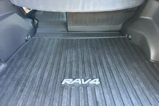 Toyota RAV4 2025 AWD XLE Premium 4dr SUV