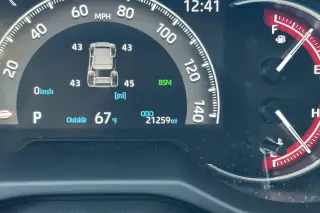 Toyota RAV4 2025 AWD XLE Premium 4dr SUV